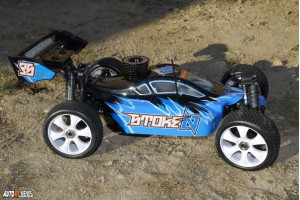 . Team C Stoke N RTR TR8 1/8 thermique