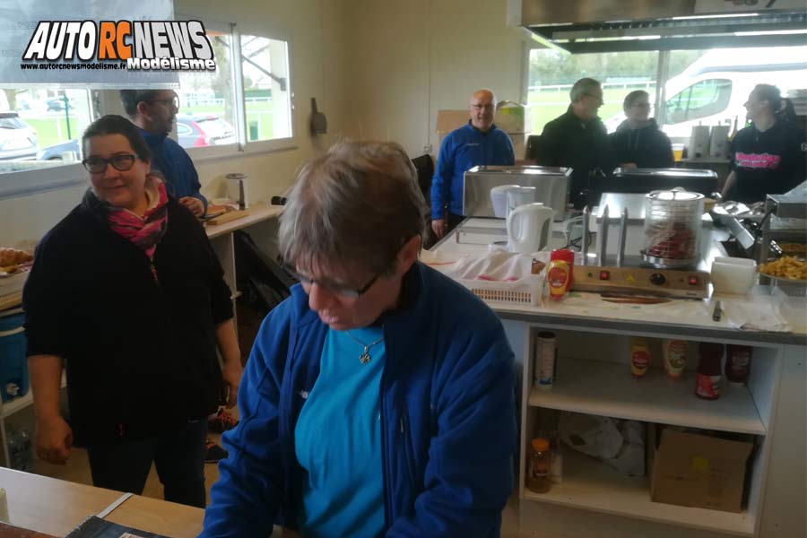 challenge piste 1/5 mcd xr5 et mini cooper t2m/fg à neuville de poitou au club modelespace les 2 et 3 mars 2019.