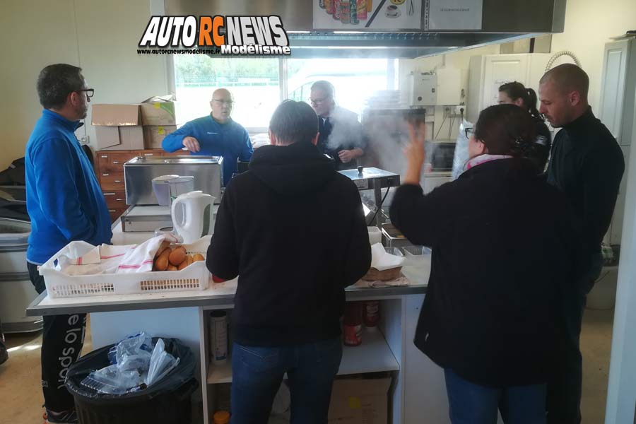challenge piste 1/5 mcd xr5 et mini cooper t2m/fg à neuville de poitou au club modelespace les 2 et 3 mars 2019.