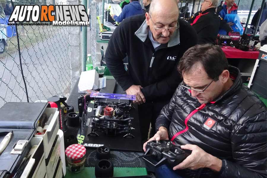 coupe de france piste 1/8 classique et brushless à lentilly club rccl les 13 et 14 octobre 2018.