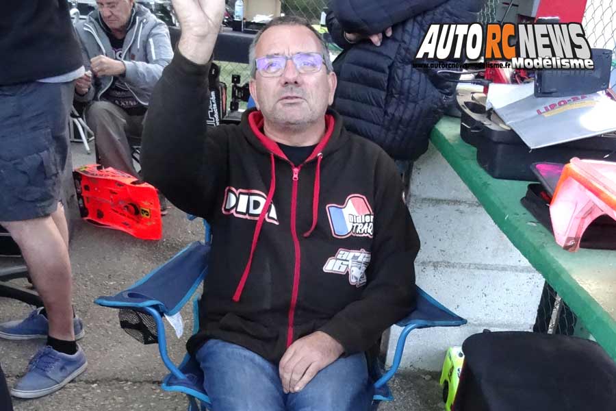 coupe de france piste 1/8 classique et brushless à lentilly club rccl les 13 et 14 octobre 2018.