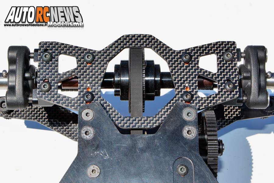 spm évolution 2S, nouvelle piste 1/8 brushless distribuée par sud passion modélisme à nice.
