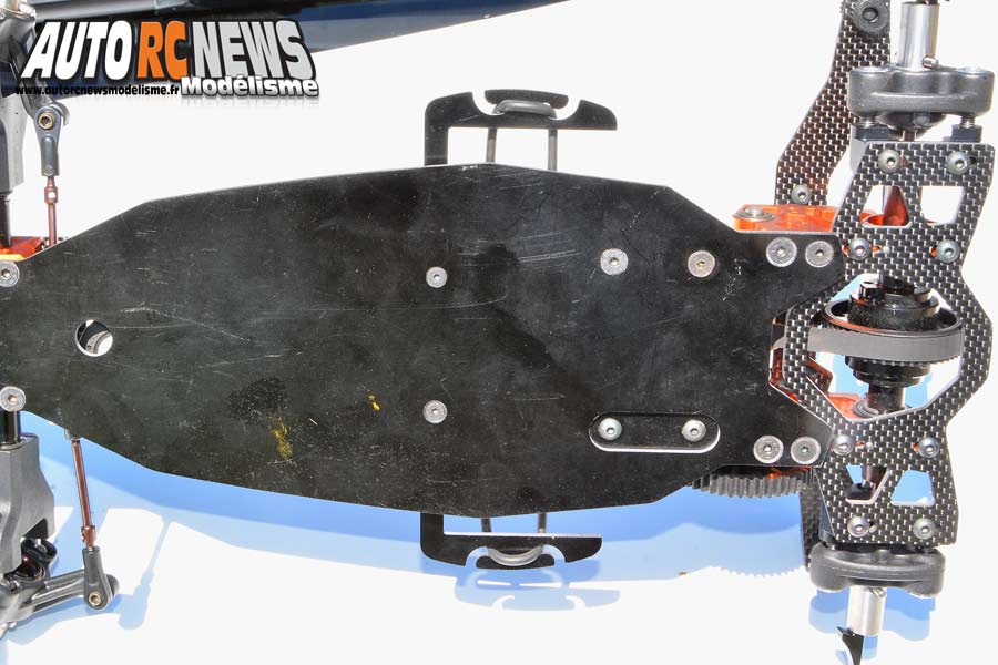 spm évolution 2S, nouvelle piste 1/8 brushless distribuée par sud passion modélisme à nice.