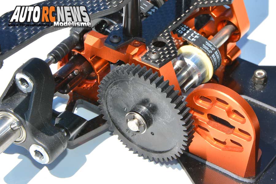 spm évolution 2S, nouvelle piste 1/8 brushless distribuée par sud passion modélisme à nice.