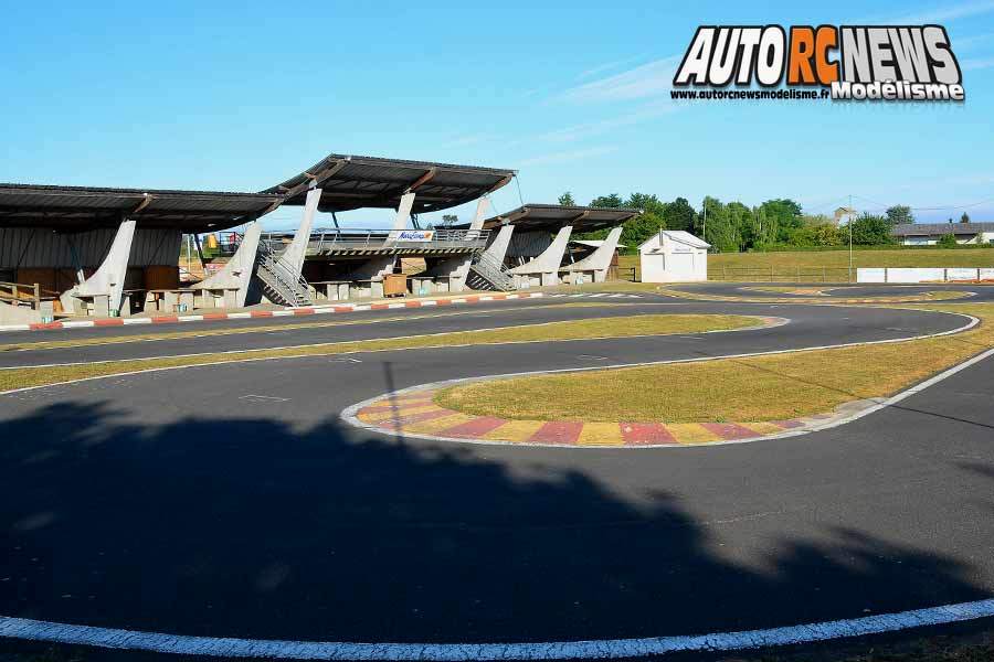 2ème cf piste 1/8ème 4 x 4 et national neuville de poitou club modelespace les 12 et 13 mai 2018.