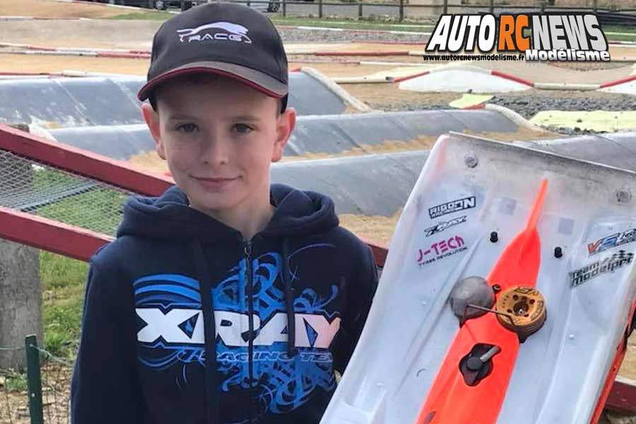 2ème cf piste 1/8ème 4 x 4 et national neuville de poitou club modelespace les 12 et 13 mai 2018.