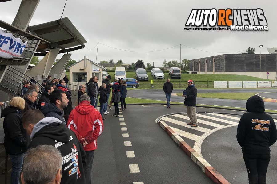 2ème cf piste 1/8ème 4 x 4 et national neuville de poitou club modelespace les 12 et 13 mai 2018.