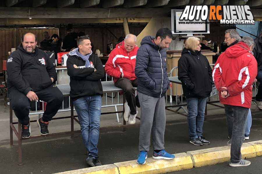 2ème cf piste 1/8ème 4 x 4 et national neuville de poitou club modelespace les 12 et 13 mai 2018.