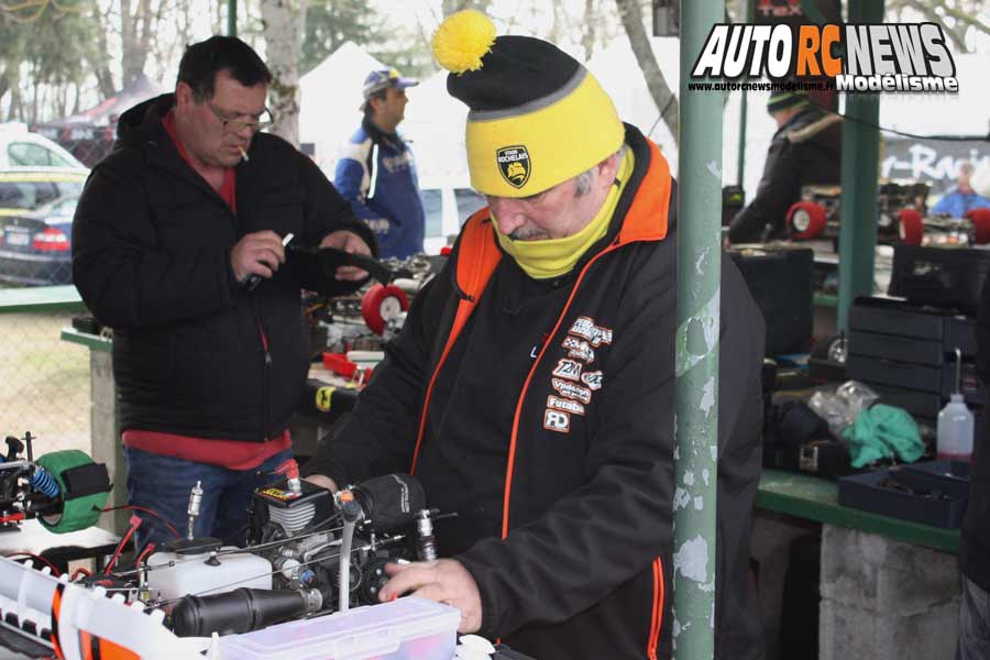 1ère cf piste 1/5 élite, ff, f1, mini cooper à lentilly club rccl les 24 et 25 mars 2018.