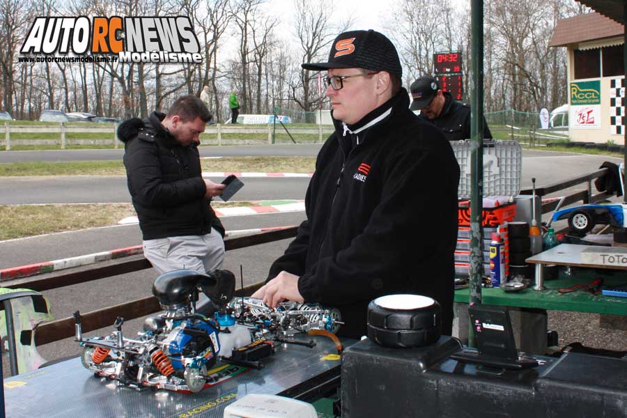 1ère cf piste 1/5 élite, ff, f1, mini cooper à lentilly club rccl les 24 et 25 mars 2018.