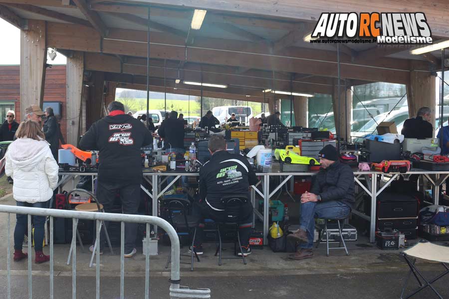 1ère cf piste 1/8ème classique et brushless à ingrandes club maci les 10 et 11 mars 2018.