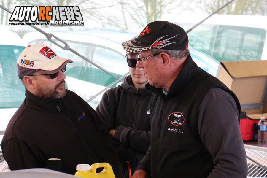 1ère cf piste 1/8ème classique et brushless à ingrandes club maci les 10 et 11 mars 2018.