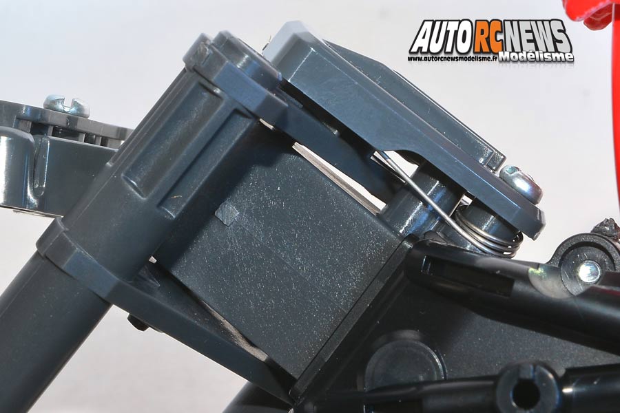 tamiya dancing rider trike 1/8 électrique réf : 57405 distribué par t2m sur base châssis t3-01