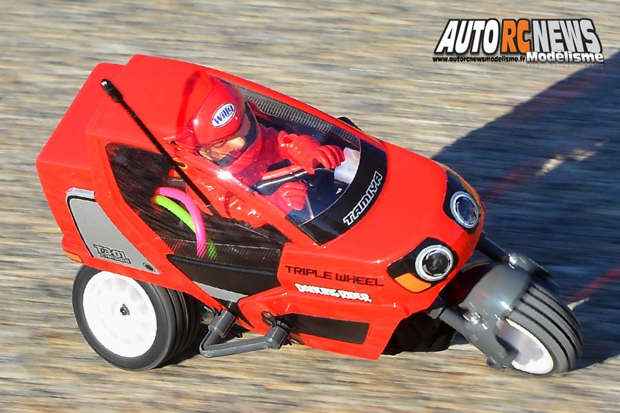 tamiya dancing rider trike 1/8 électrique réf : 57405 distribué par t2m sur base châssis t3-01