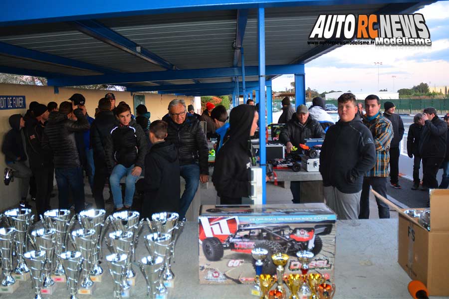mini racing tour de provence à montpellier sur la piste amo, rallygame, db8sl et truck 1/10 brushless le 17 décembre 2017.
