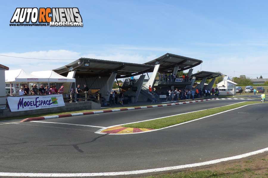5ème cf piste 1/8ème classique thermique à neuville de poitou club modelespace les 23 et 24 septembre 2017.