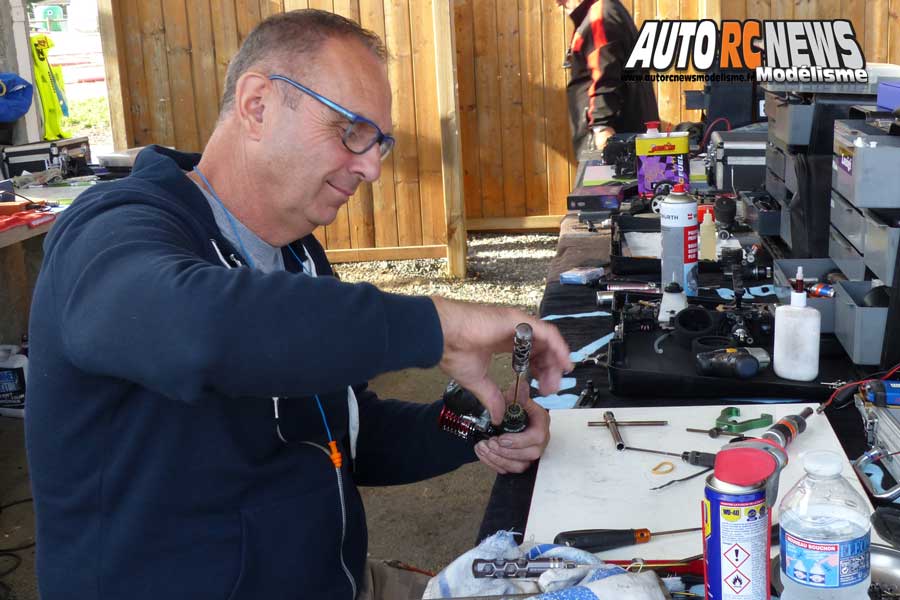 5ème cf piste 1/8ème classique thermique à neuville de poitou club modelespace les 23 et 24 septembre 2017.