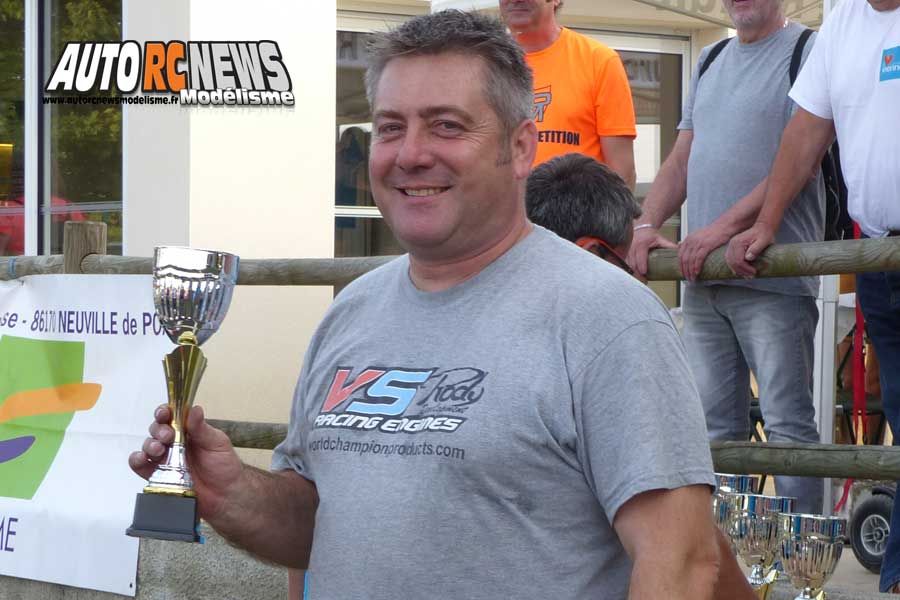 5ème cf piste 1/8ème classique thermique à neuville de poitou club modelespace les 23 et 24 septembre 2017.