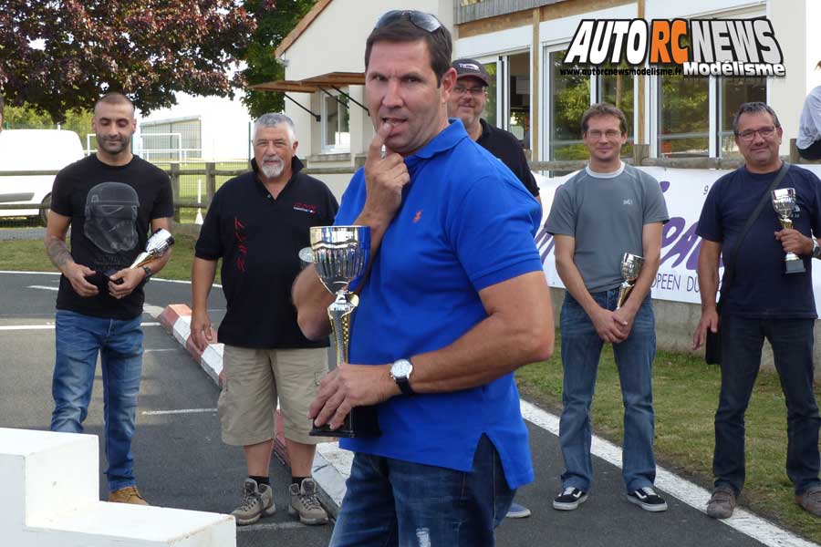 5ème cf piste 1/8ème classique thermique à neuville de poitou club modelespace les 23 et 24 septembre 2017.