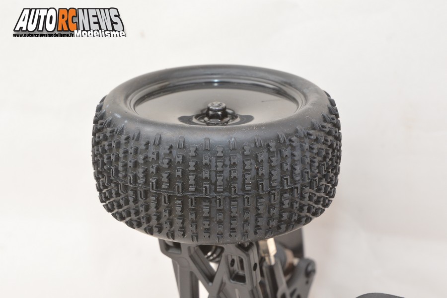 voiture absima ab2.4 buggy 1/10 rtr réf : 12205 avec moteur brushed distribué par gvp racing.