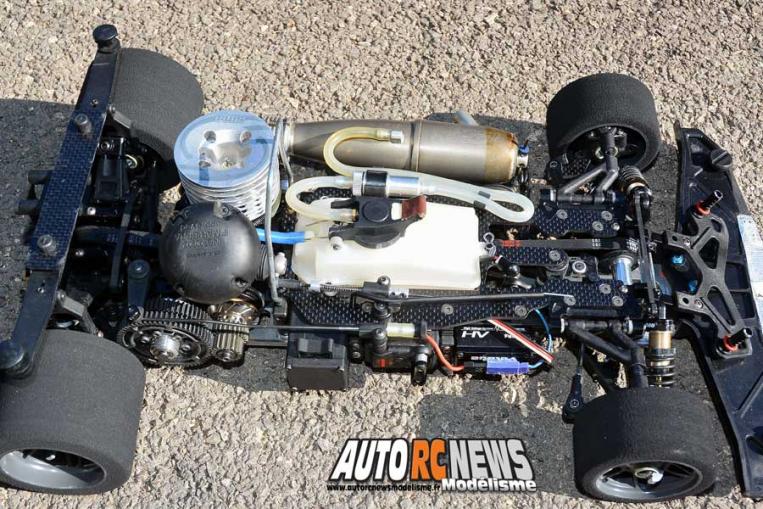L'Infinity de lamberto collari, voiture de piste 1/8 thermique conçue par creation model.