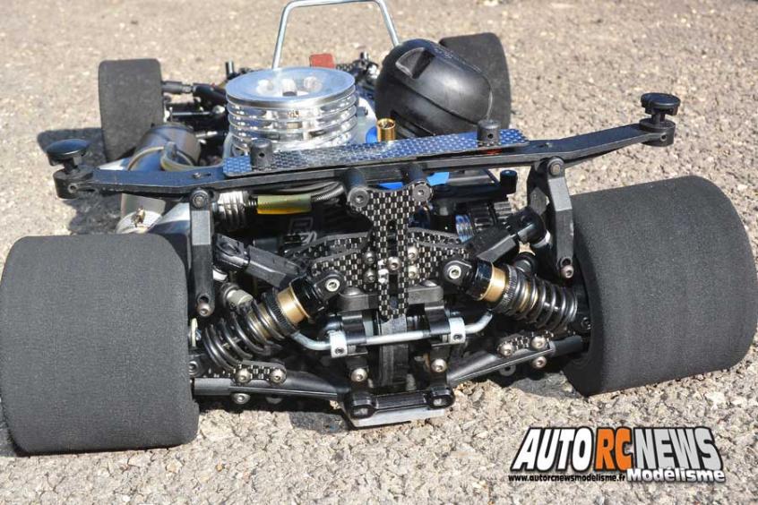 L'Infinity de lamberto collari, voiture de piste 1/8 thermique conçue par creation model.
