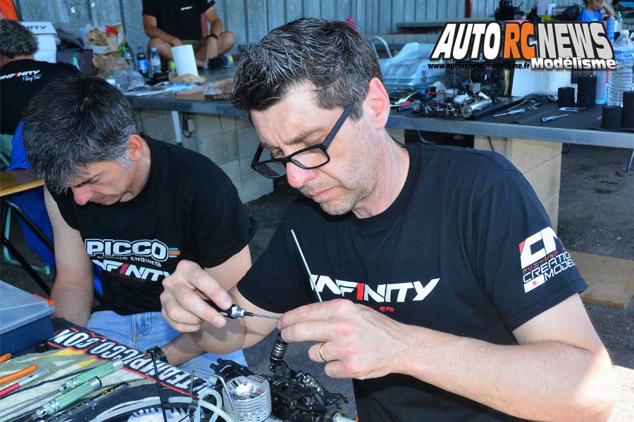 infinity on road 1/8 nitro d'alberto picco signée creation model