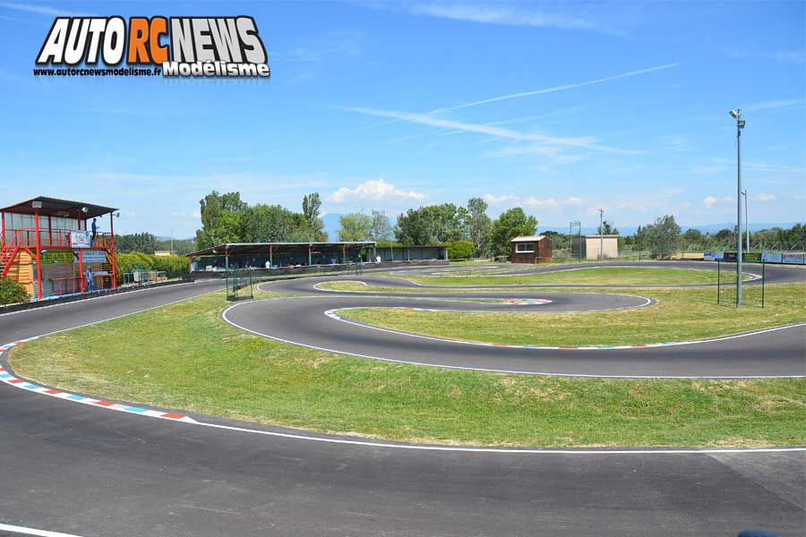 warm up du world 2017 de piste 1/8 thermique à monteux au club amac circuit jean nougier warm up du world 2017 de piste 1/8 thermique à monteux au club amac circuit jean nougier
