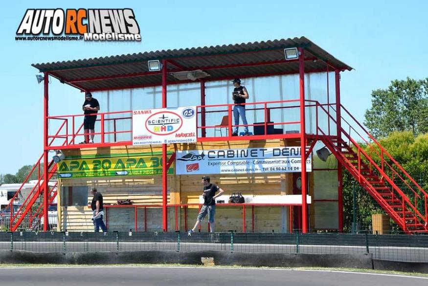 warm up du world 2017 de piste 1/8 thermique à monteux au club amac circuit jean nougier