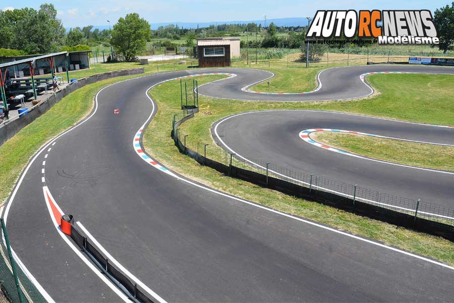warm up du world 2017 de piste 1/8 thermique à monteux au club amac circuit jean nougier