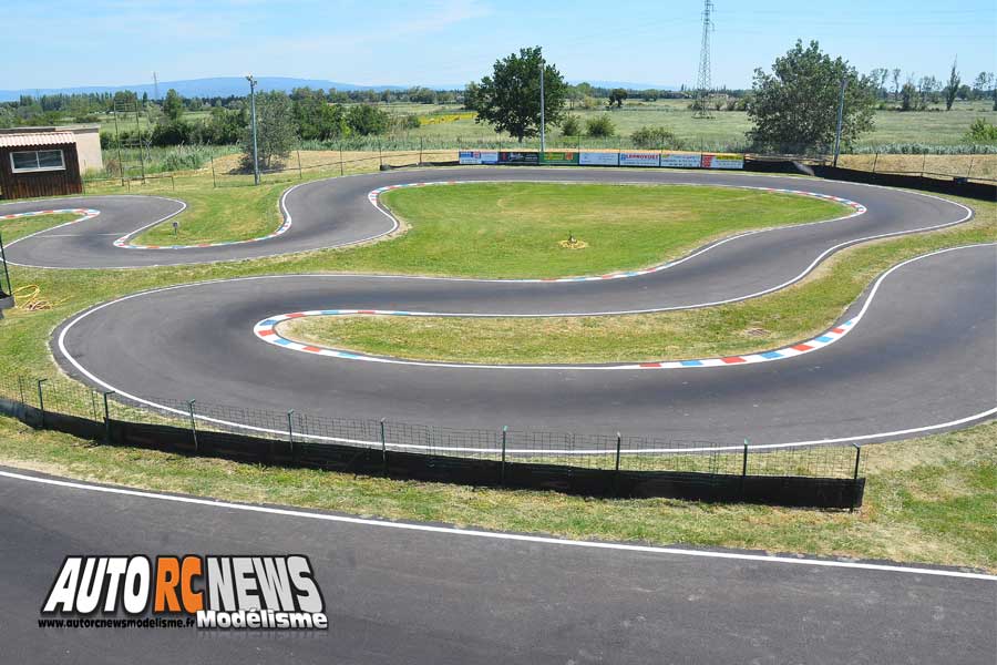 warm up du world 2017 de piste 1/8 thermique à monteux au club amac circuit jean nougier