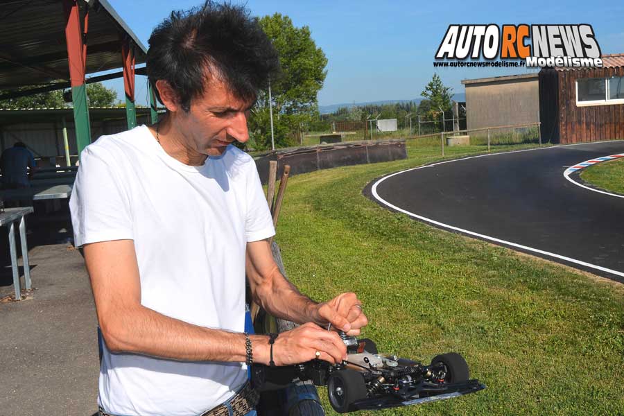 warm up du world 2017 de piste 1/8 thermique à monteux au club amac circuit jean nougier
