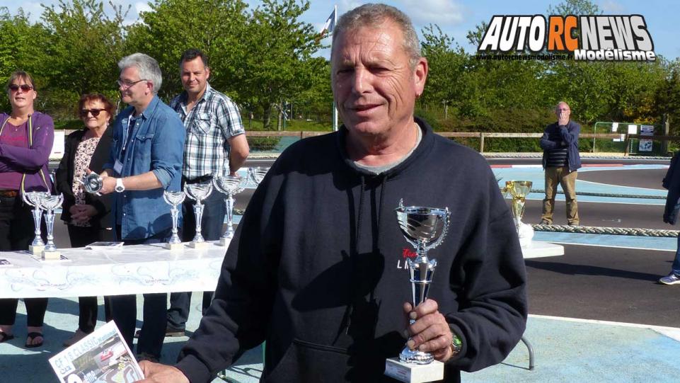 3ème cf piste 1/8 classique à tourlaville club tmb les 13 et 14 mai 2017.