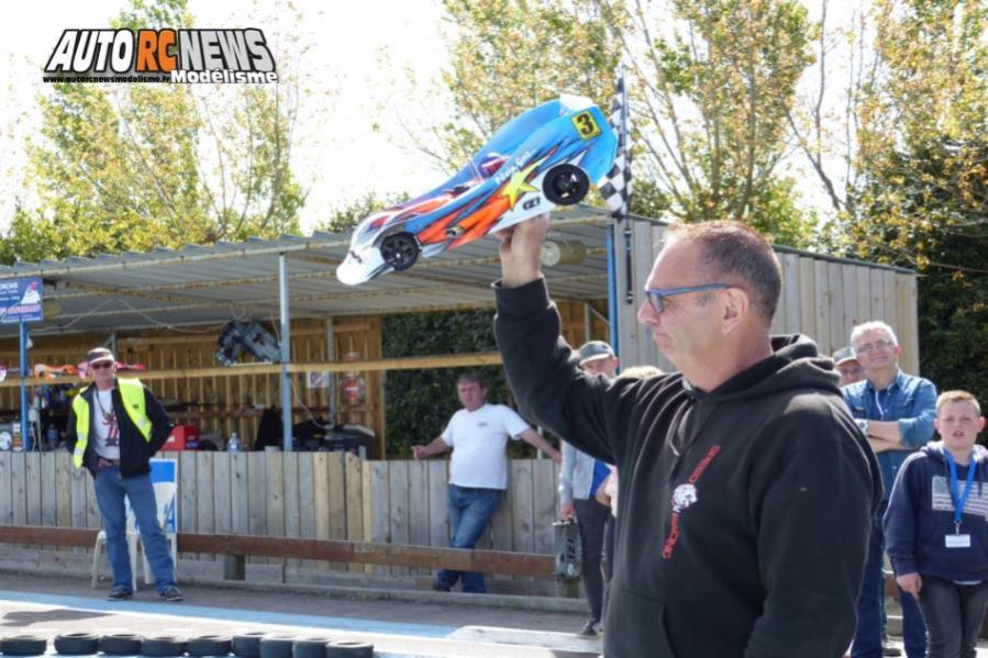 3ème cf piste 1/8 classique à tourlaville club tmb les 13 et 14 mai 2017.