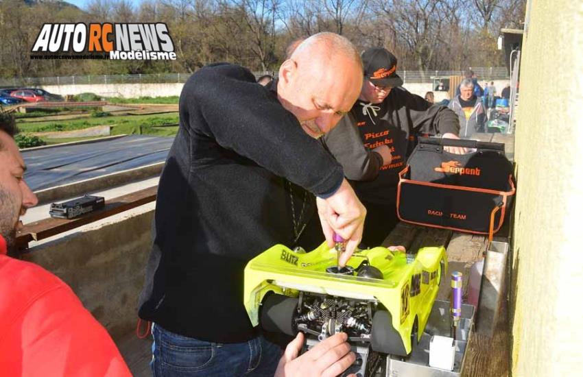 1ère cf piste 1/8ème libre thermique à marseille au club mmm saint menet les 11 et 12 mars 2017.