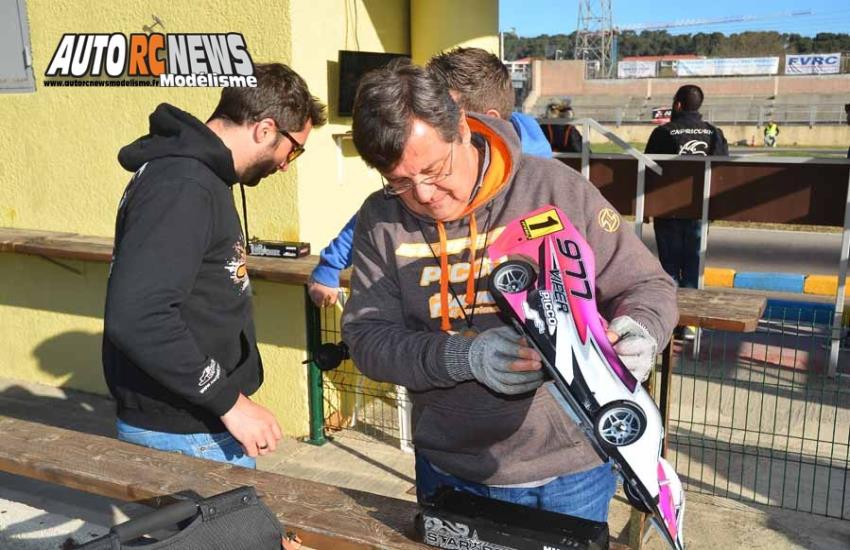 1ère cf piste 1/8ème libre thermique à marseille au club mmm saint menet les 11 et 12 mars 2017.