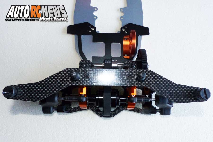 tutoriel de montage de la spm évolution brushless distribuée par spm modélisme à nice.