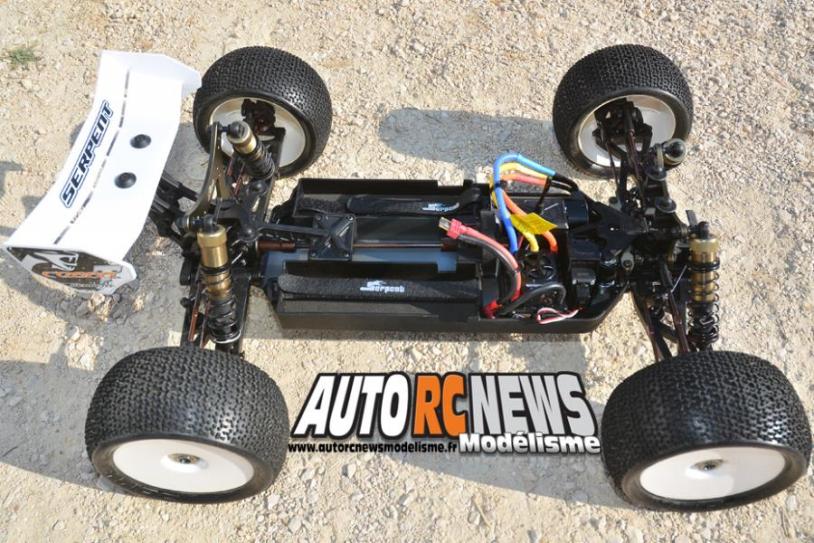 serpent cobra e-truggy 1/8 4 x 4 rtr réf : 600039 distribué par racing expérience.