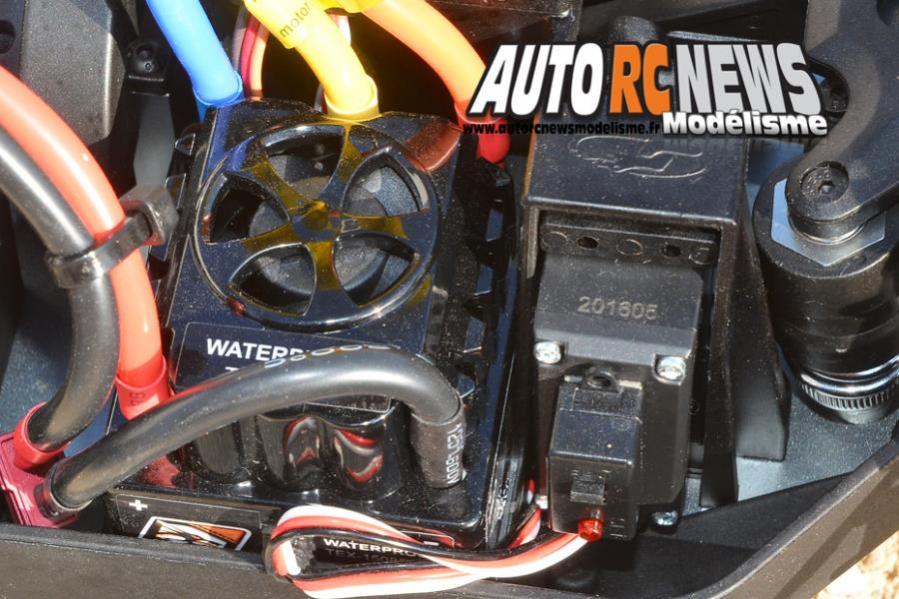 serpent cobra e-truggy 1/8 4 x 4 rtr réf : 600039 distribué par racing expérience.