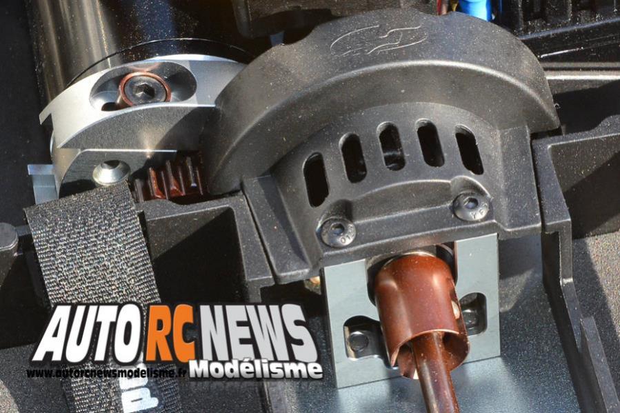 serpent cobra e-truggy 1/8 4 x 4 rtr réf : 600039 distribué par racing expérience.