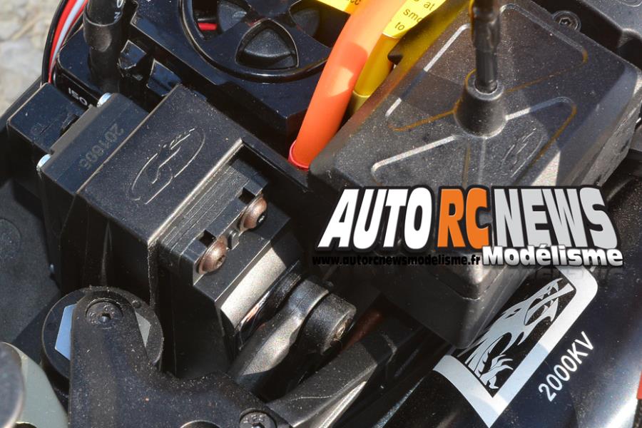 serpent cobra e-truggy 1/8 4 x 4 rtr réf : 600039 distribué par racing expérience.