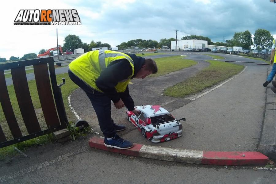 24 heures de besançon piste 1/5ème les 18 et 19 juin 2016 sur la piste du car située route de besançon 25410 à pouilley français.