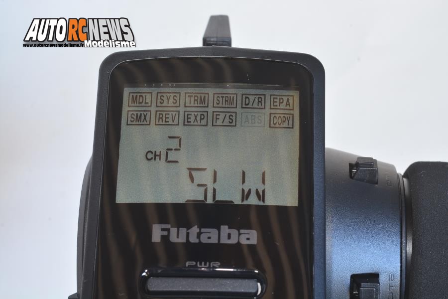 radio futaba 3pv en 2,4 ghz réf : 01000013 distribuée par avio et tiger