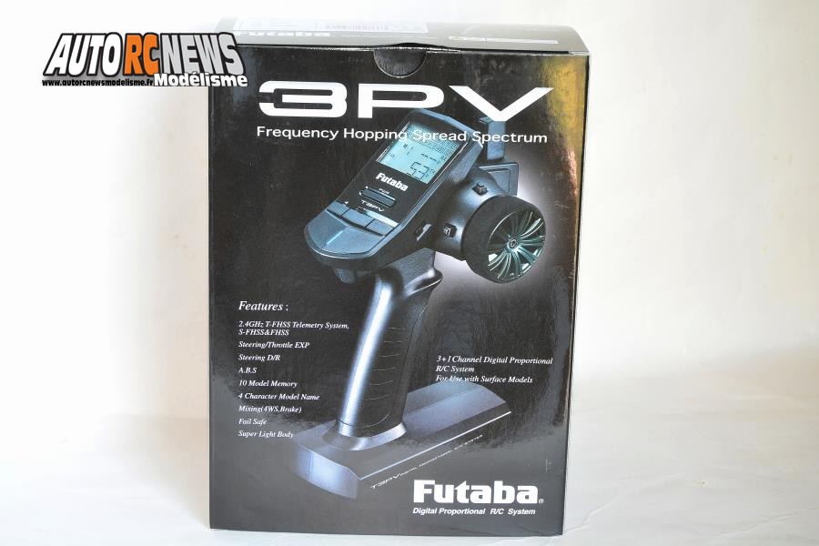 radio futaba 3pv en 2,4 ghz réf : 01000013 distribuée par avio et tiger