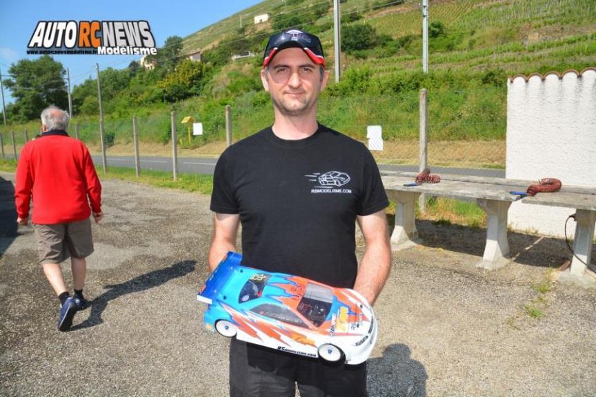 reportage 3ème cf piste 1/10 électrique ampuis amca circuit de chavaillon les 28 et 29 mai 2016