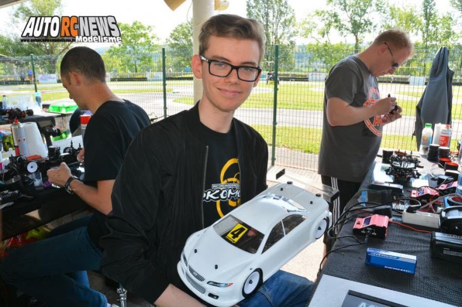 reportage 3ème cf piste 1/10 électrique ampuis amca circuit de chavaillon les 28 et 29 mai 2016