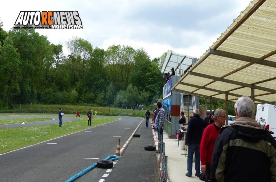 reportage 4ème cf piste 1/8ème classique louviers club larcc val de reuil les 14 et 15 mai 2016.
