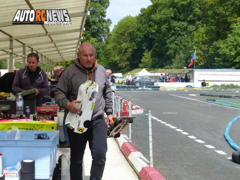reportage 4ème cf piste 1/8ème classique louviers club larcc val de reuil les 14 et 15 mai 2016.