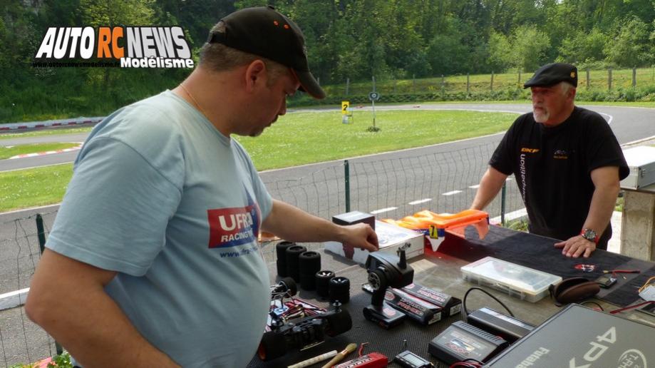 reportage 4ème cf piste 1/8ème classique louviers club larcc val de reuil les 14 et 15 mai 2016.