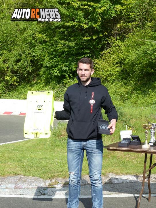 reportage 4ème cf piste 1/8ème classique louviers club larcc val de reuil les 14 et 15 mai 2016.